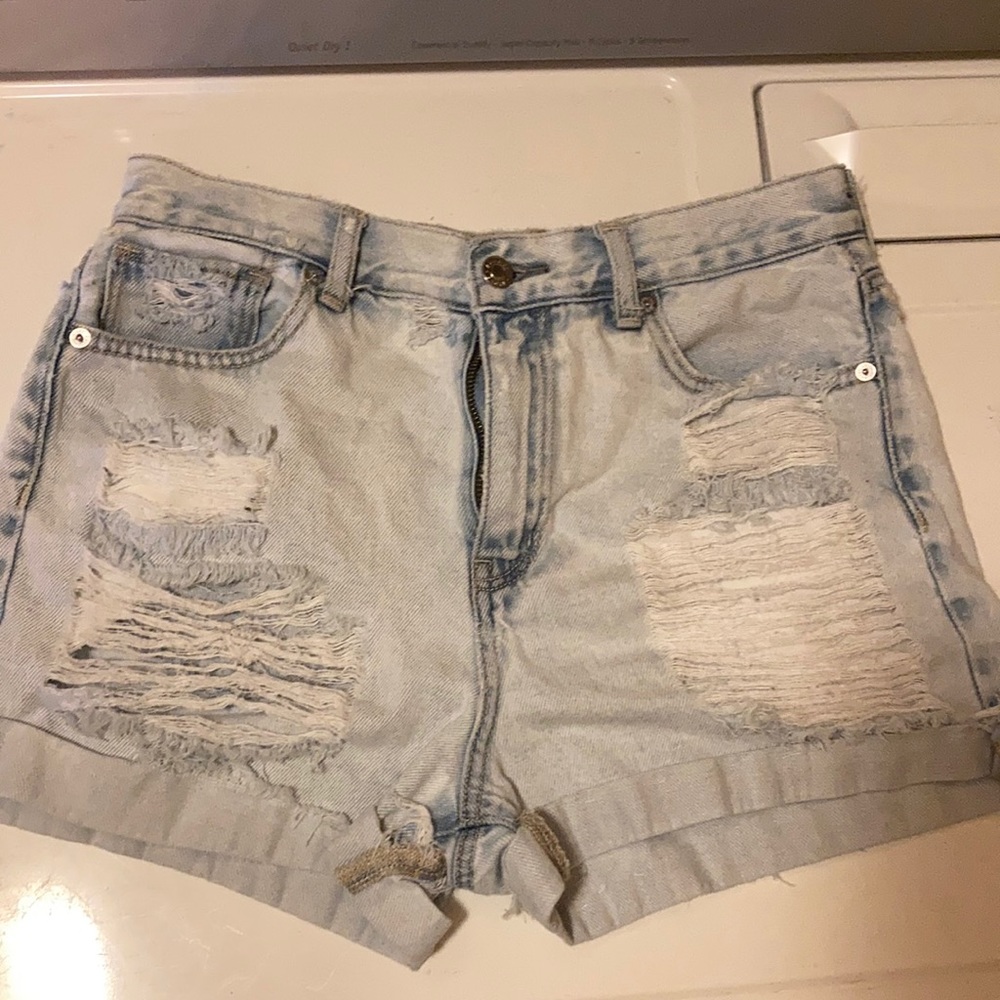 American Eagle ripped mom jean shorts